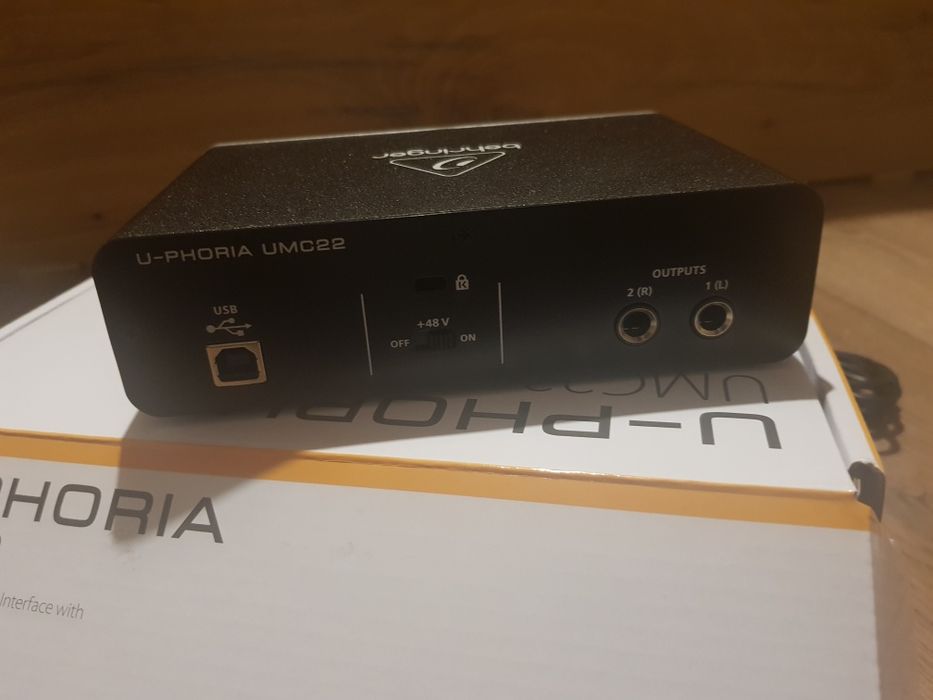 Interfață audio Behringer U-Phoria UMC22 – Ca nouă
