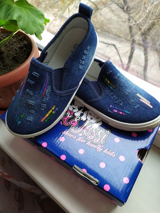 Сандали для девочки. Размеры 29,35,36.