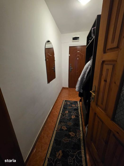 De vanzare apartament  3 camere și balcon plus boxa si loc de parcare