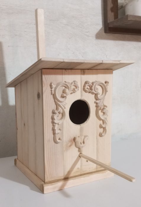 Скворечники ручной работы.