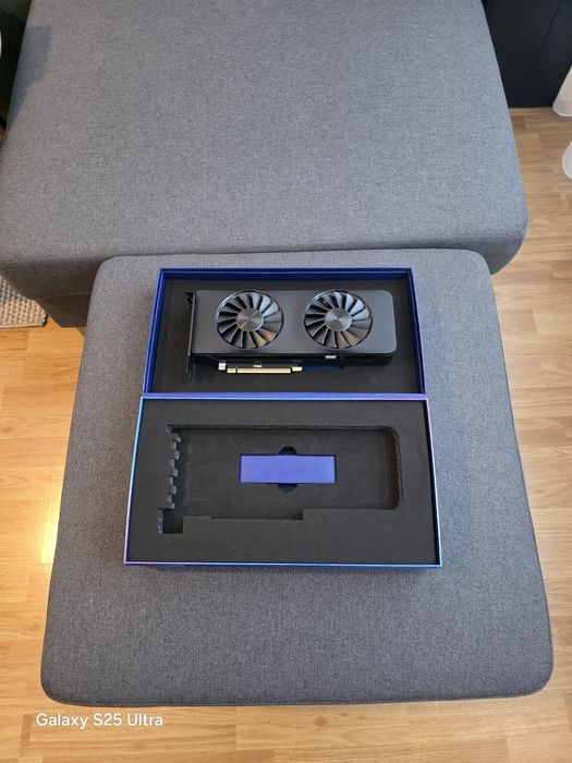 Placa video : Intel Arc 770 - 16 Gb RGB, 1200 ron pret fix