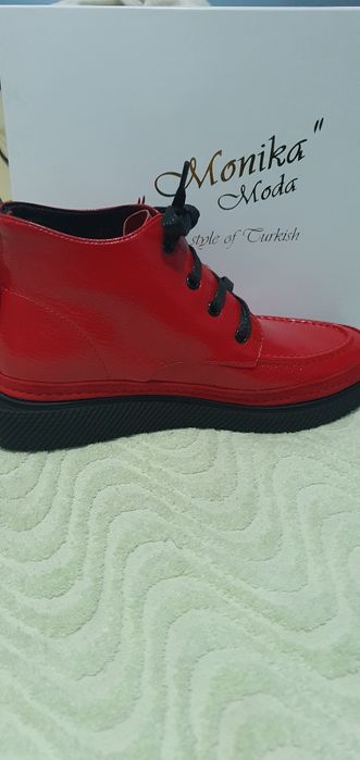 Продаю демисезонный обувь