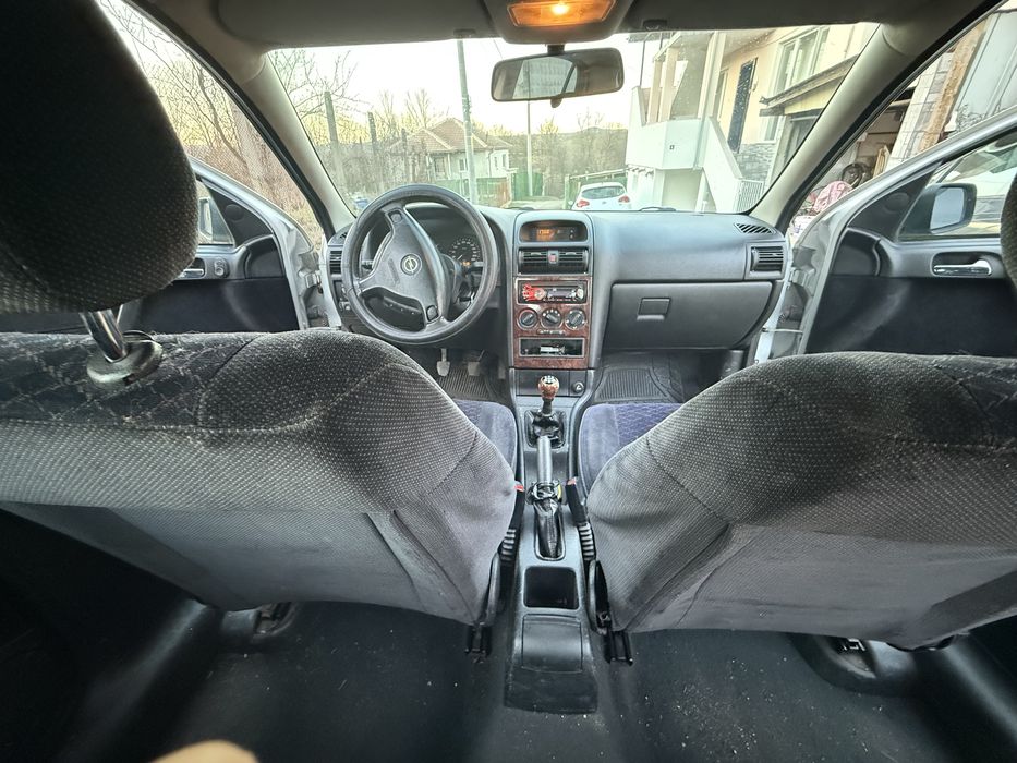 ( Опел  Астра ).