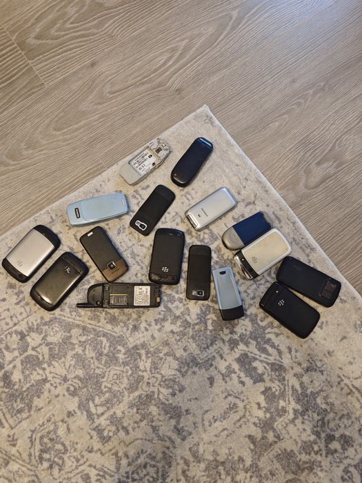 Telefoane pentru piese