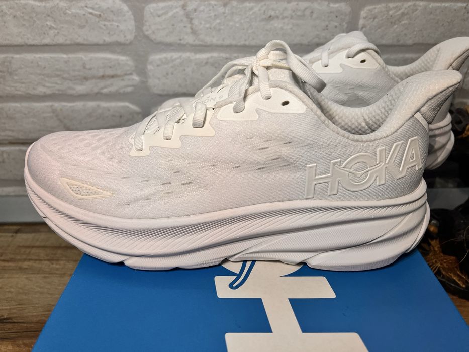 Hoka Clifton 9 42 27 cm