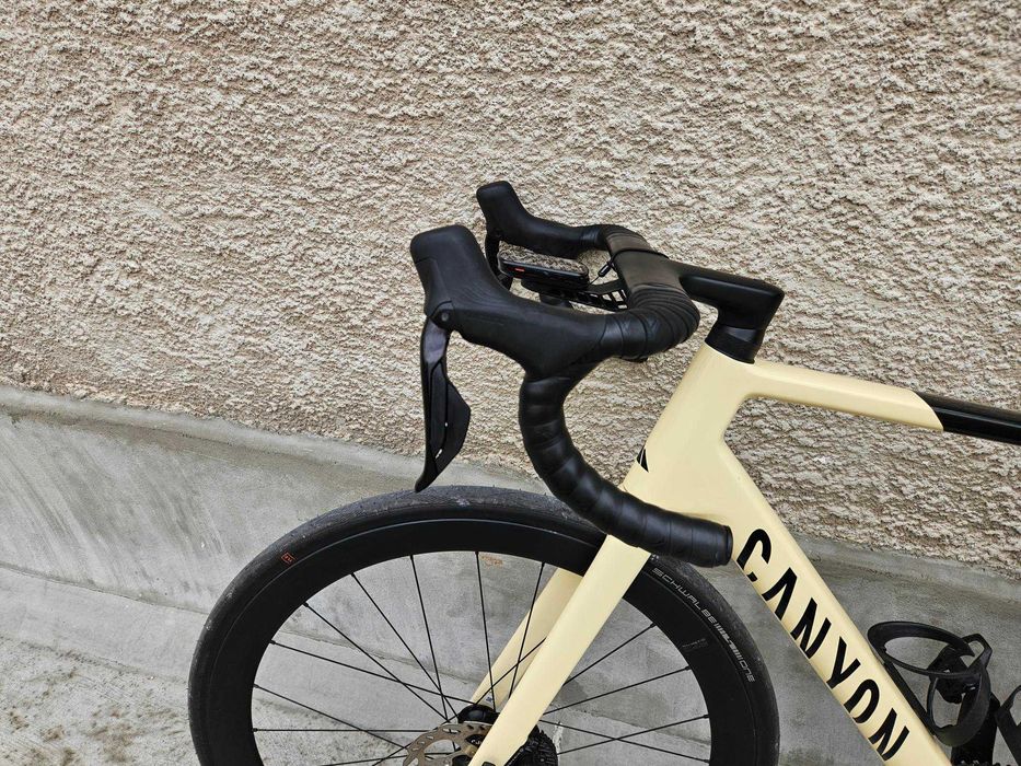 Шосеен велосипед Canyon Ultimate CF 7 Di2