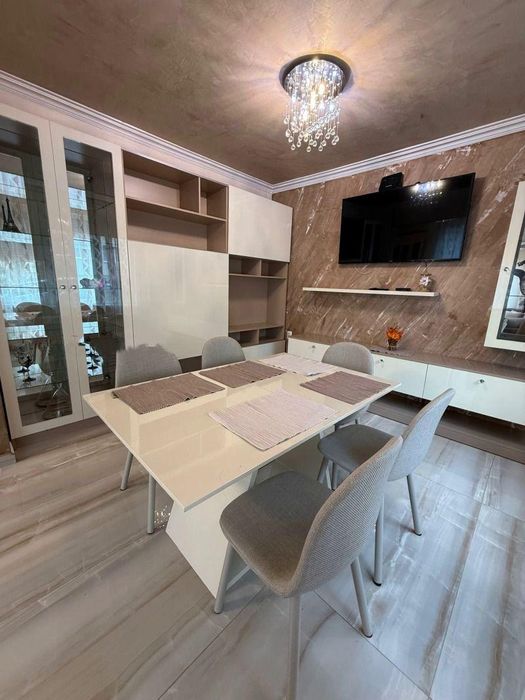 Дава се под наем Двустаен апартамент в София, Дървеница - 80 кв.м за 749 € - Снимка #2