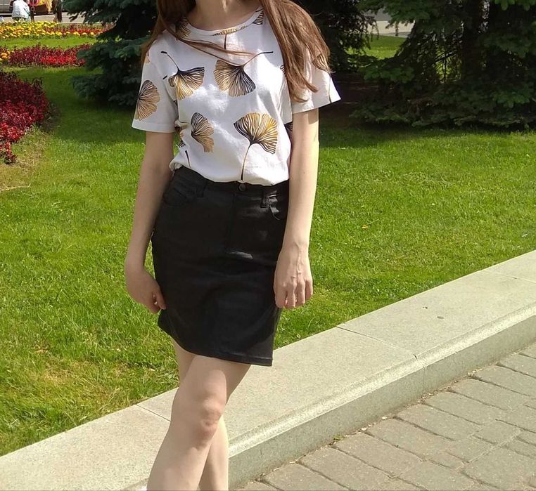 Женская чёрная юбка