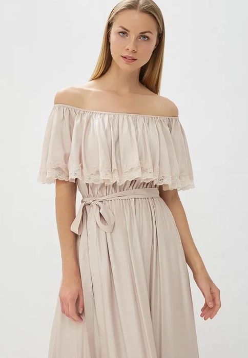 Бежевое платье в пол