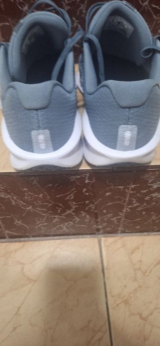 Продавам маратонки nike