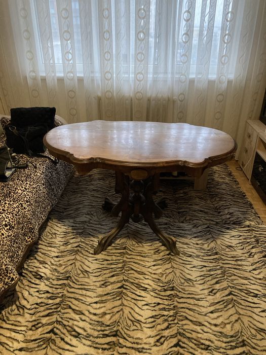 Masa antica din stejar