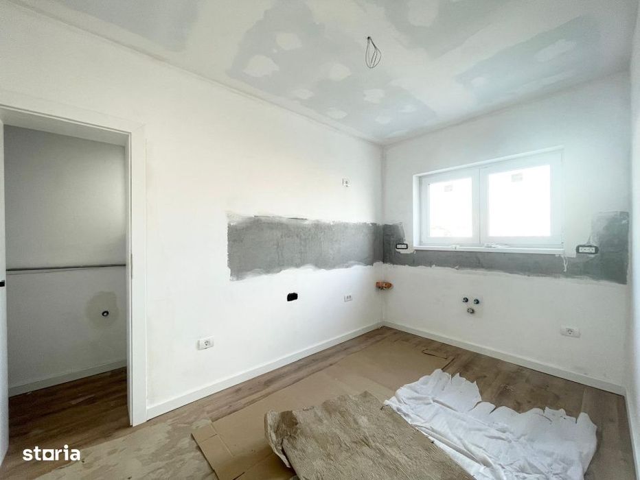 Duplex 5 camere, separat prin CT Mosnita Noua