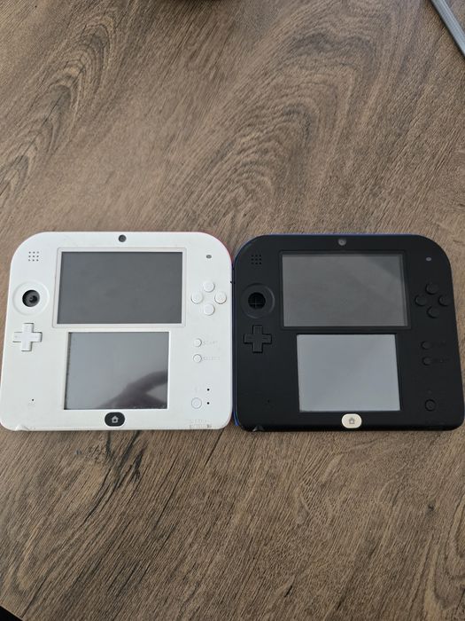 Vand doua Nintendo 2ds piese