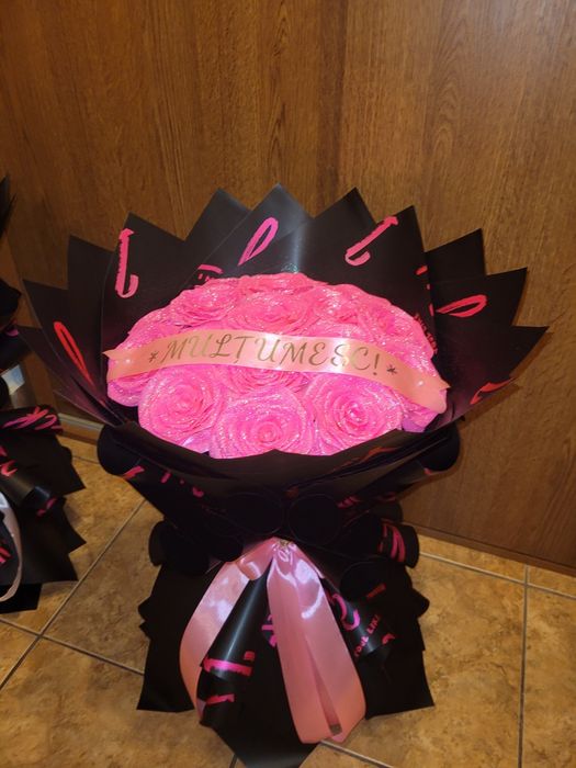 Trandafiri din satin și săpun