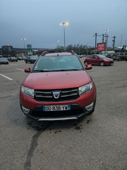 Dacia Sandero Stepway 0.9 . 2014. Economică