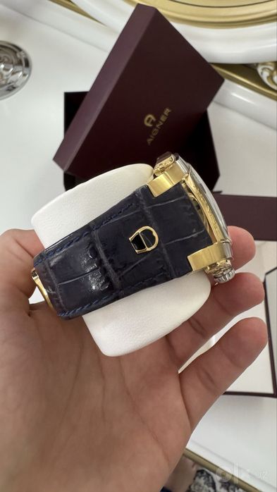 Aigner Часы Модель A58100 Оригинал