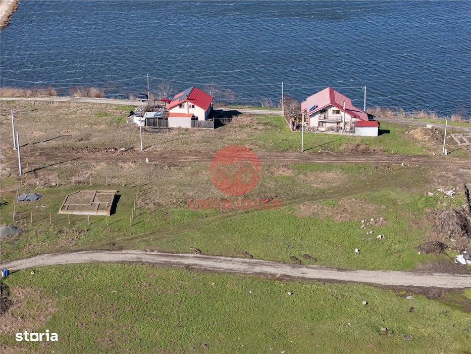 Teren Intravilan 2380 mp Langa Lac, Corbu