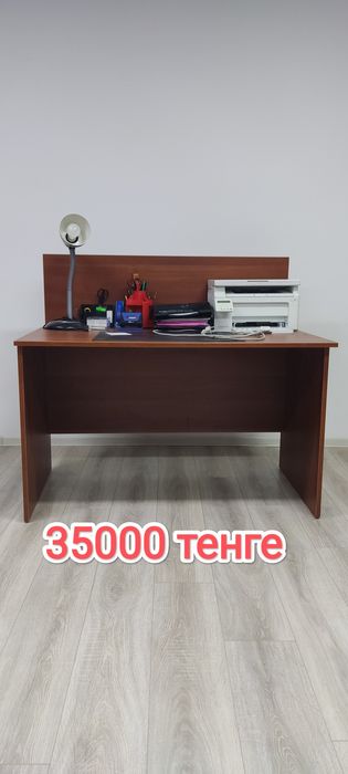 Стол с тумбочкой