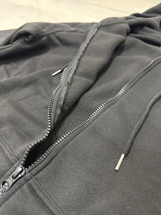 Продам зип-худи новая