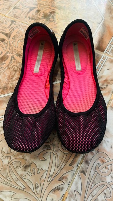 Супер стилни удобни обувки Stella McCartney Adidas