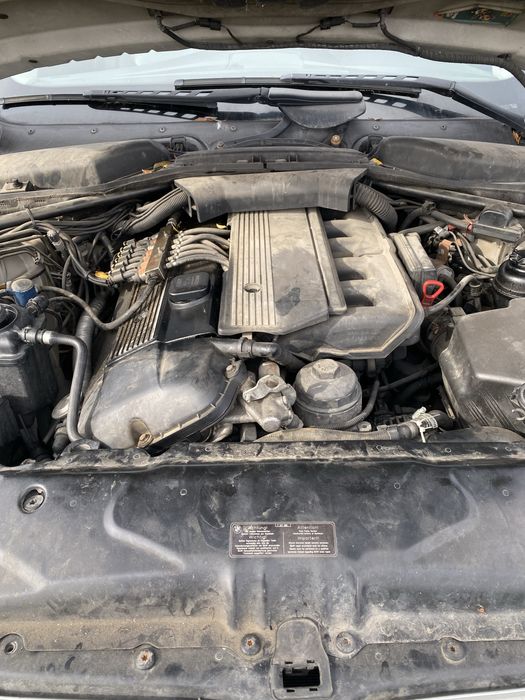Dezmembrez bmw e60 2.2 i