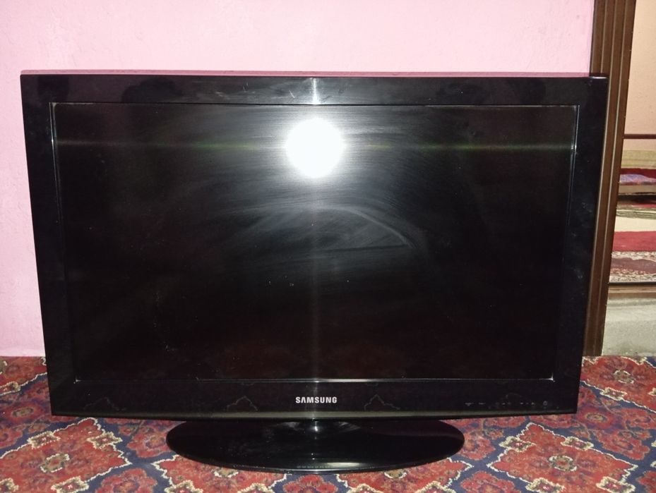 Samsung tilvizor xolati yaxshi eski madel tuneri yok ijidan 32  lik