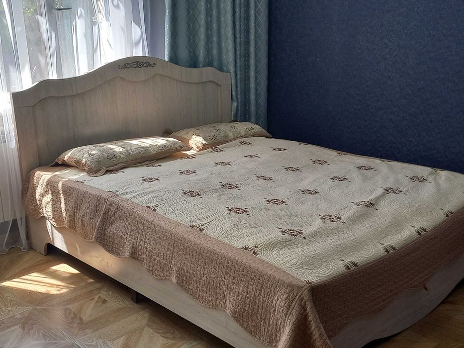Продам спальный гарнитур