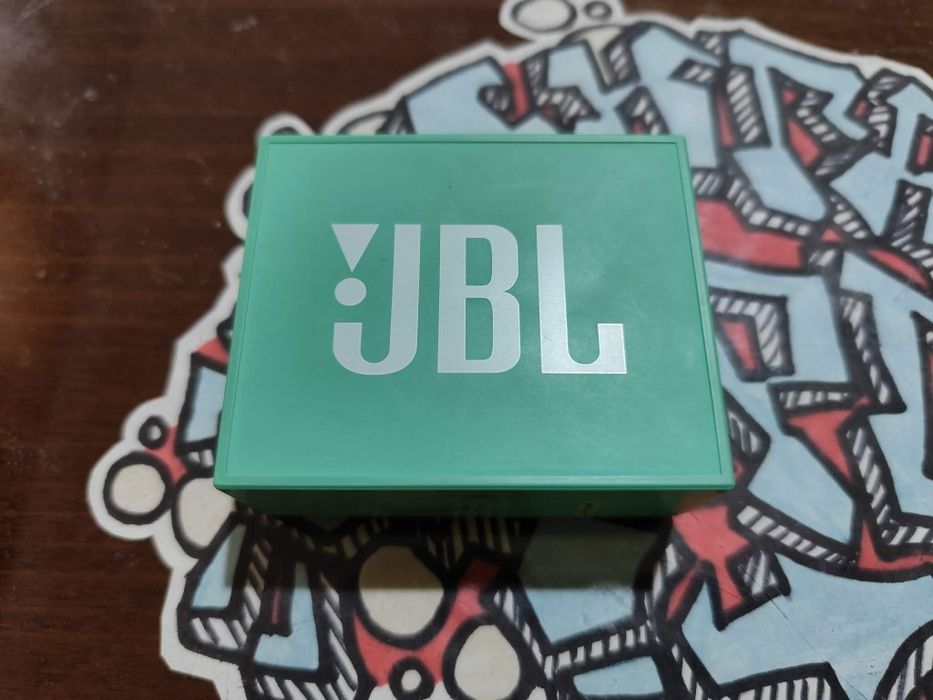 Колонка JBl GO  зелена