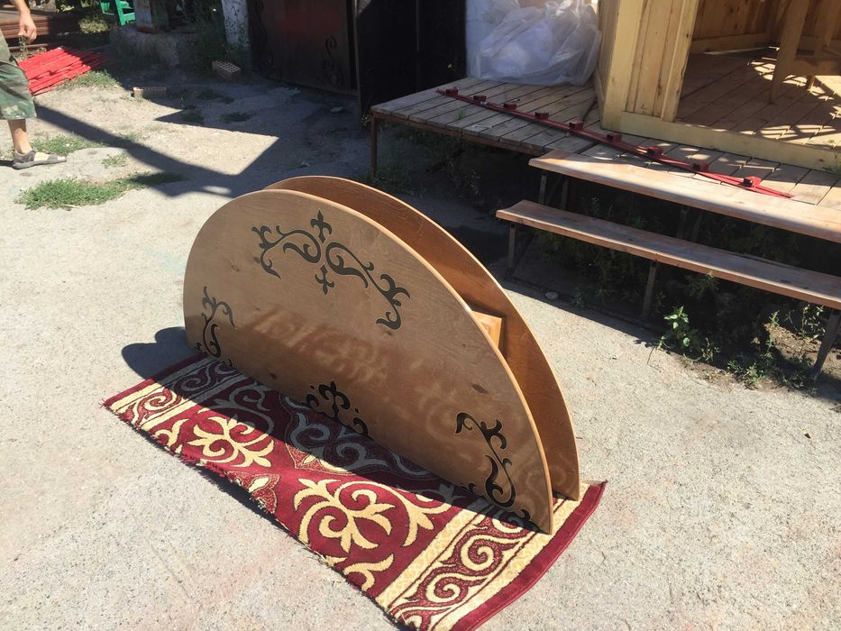 Стол Казахский круглый