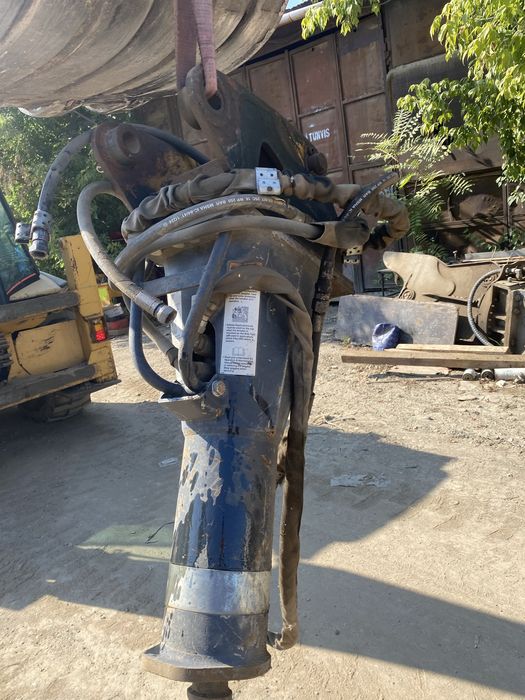 Vand picon buldoexcavator închiriez buldoexcavator