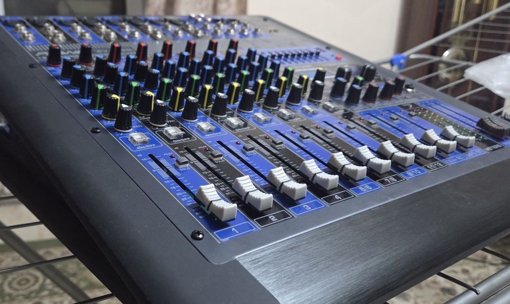 Мишерный пульт с колонками