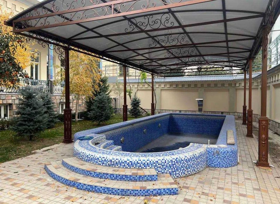 Евродом 8-соток Военный Госпиталь Ясси British school премиум Классика