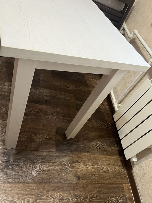 Продам стол кухонный