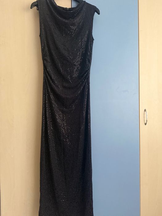 Черна рокля с пайете