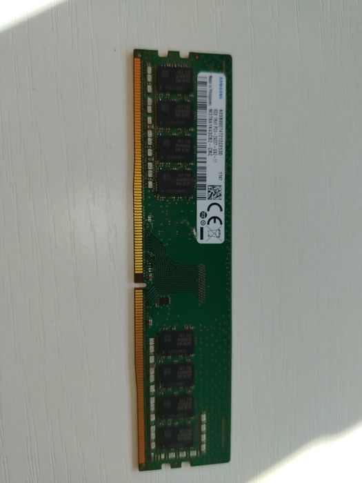Vand memorie RAM 8 GB ddr4 pt desktop