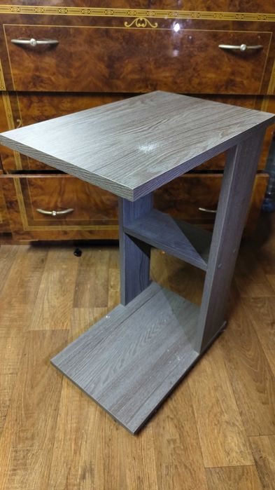 Приставной столик к дивану