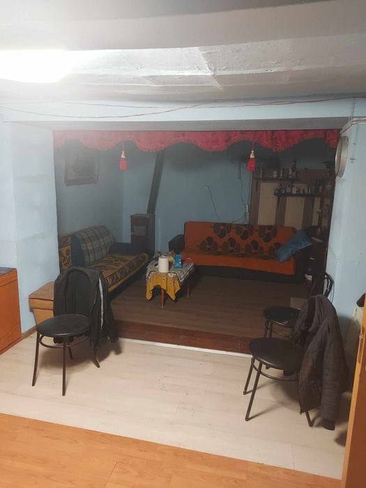 Vând casă în zimandcuz