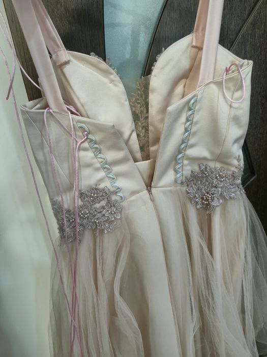 Бална рокляяя...