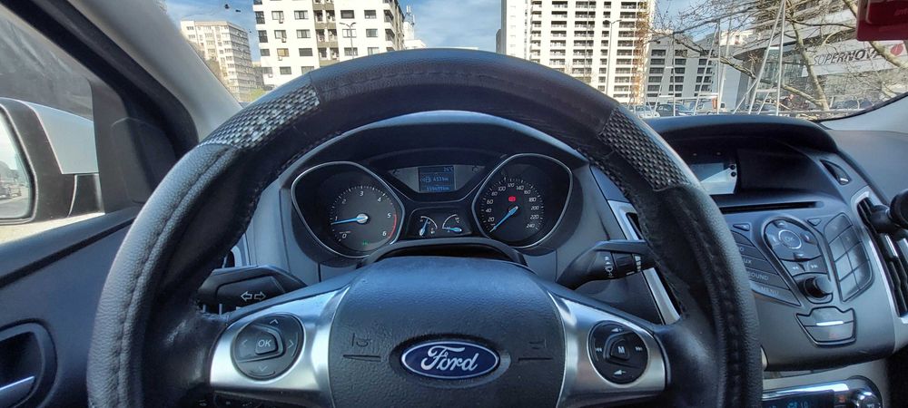FORD Focus 2012 — imagine 5
