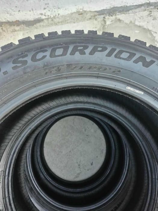 255/55R20 Pirelli Ice Zero