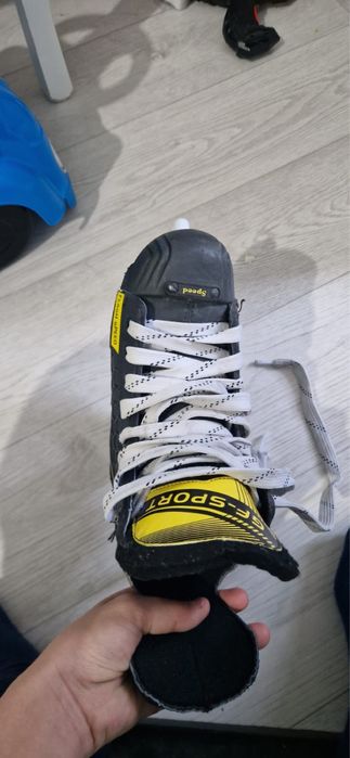 Продам коньки для мальчика