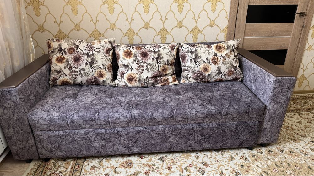 Продам диван б/у