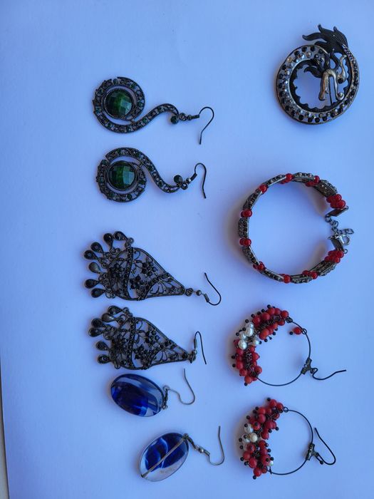 Продам бижутерию разную.