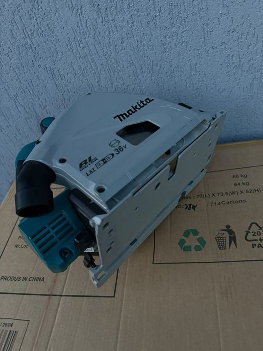 Circular cu plonjare Makita DSP 600