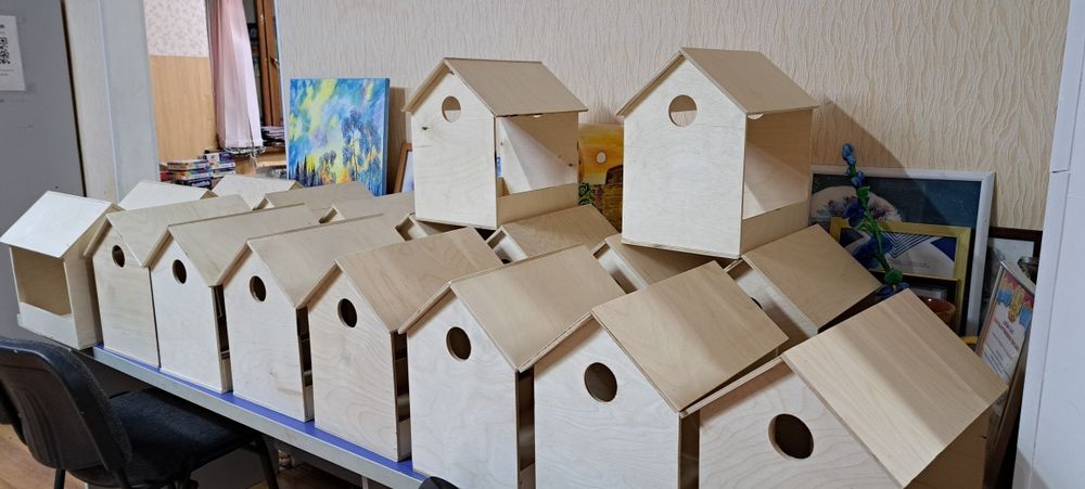 Скворечники, кормушка для птиц