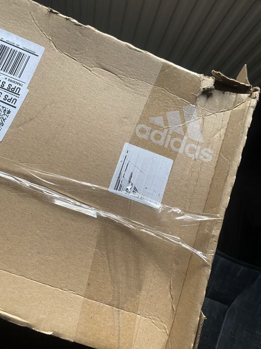 Crampoane  Adidas 42 noi