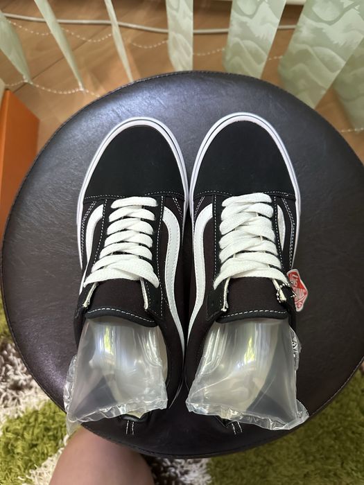 Vand adidasi vans
