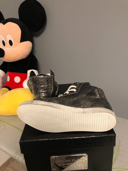 Vând bascheți damă Philipp Plein