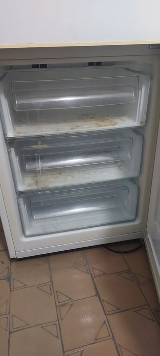 Продам холодильник ь/у