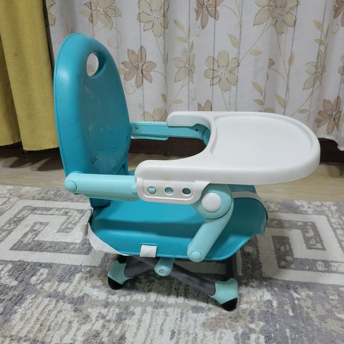 Столик бустер chicco